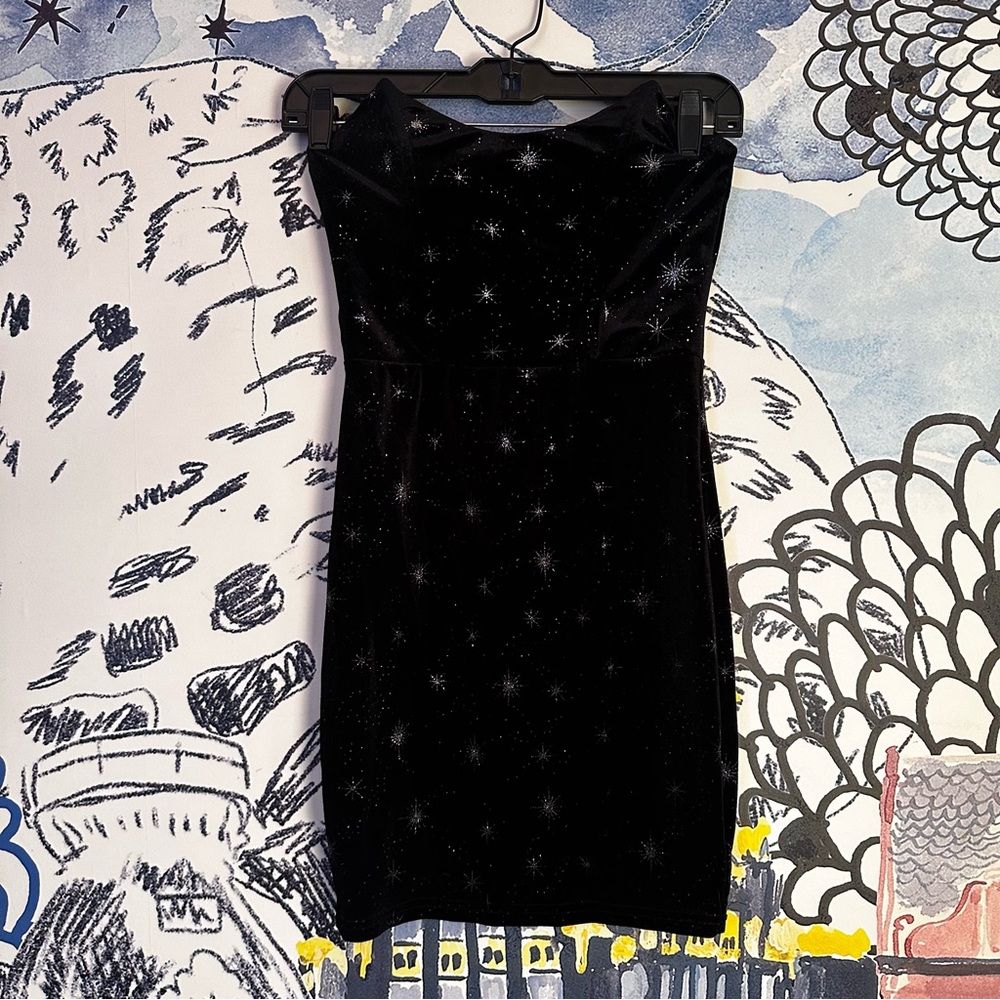 Superdown glitter star velvet strapless mini dress